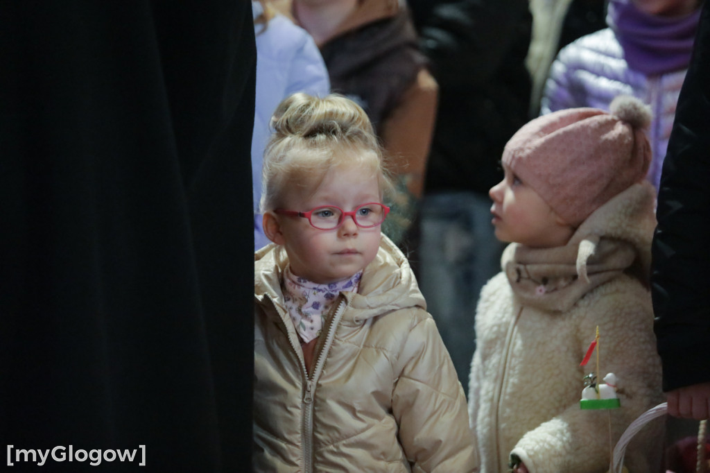 Dużo radości! Całe rodziny w kolegiacie