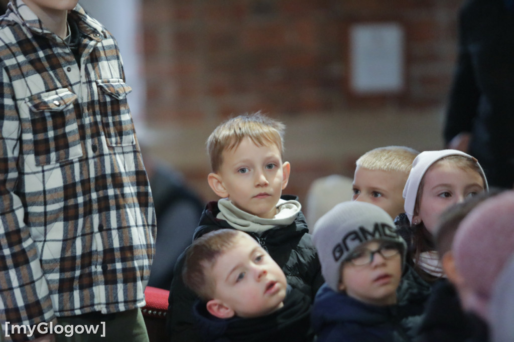 Dużo radości! Całe rodziny w kolegiacie