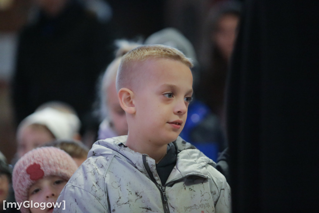 Dużo radości! Całe rodziny w kolegiacie