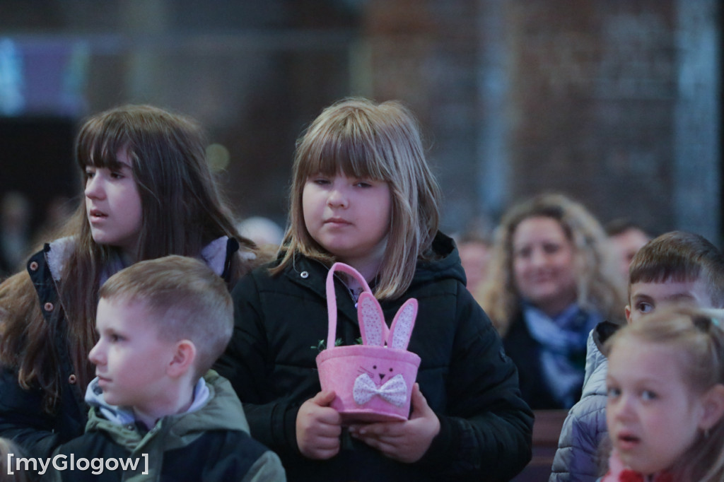 Dużo radości! Całe rodziny w kolegiacie