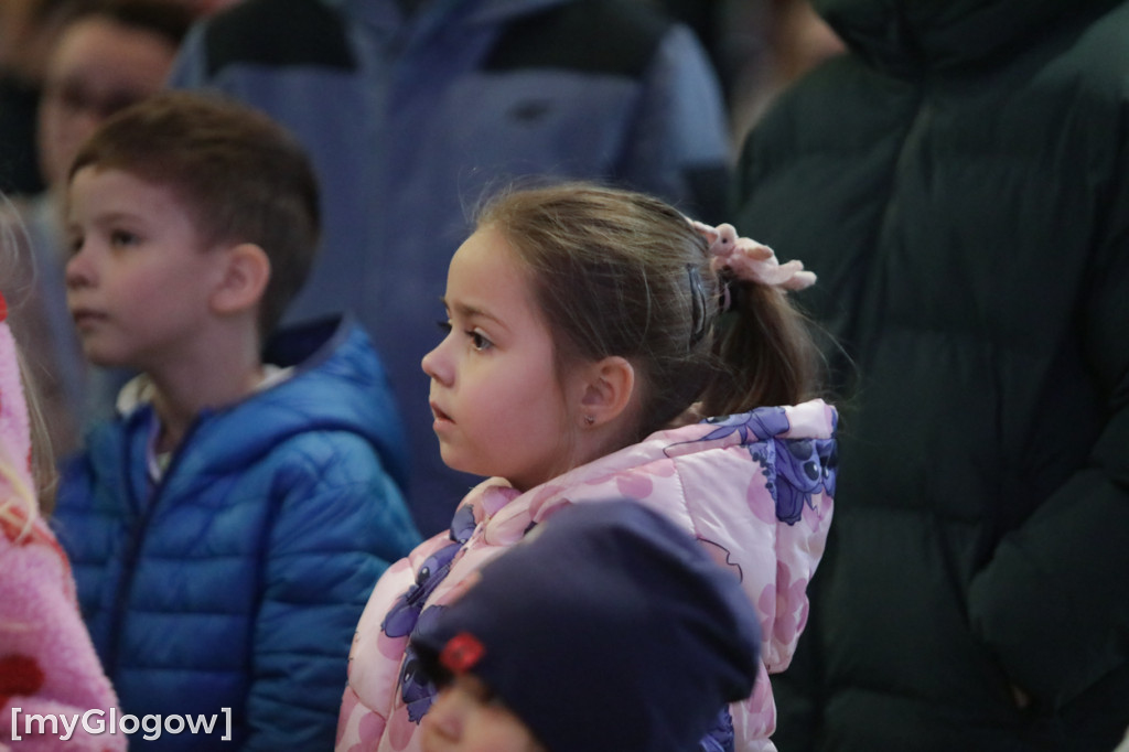 Dużo radości! Całe rodziny w kolegiacie