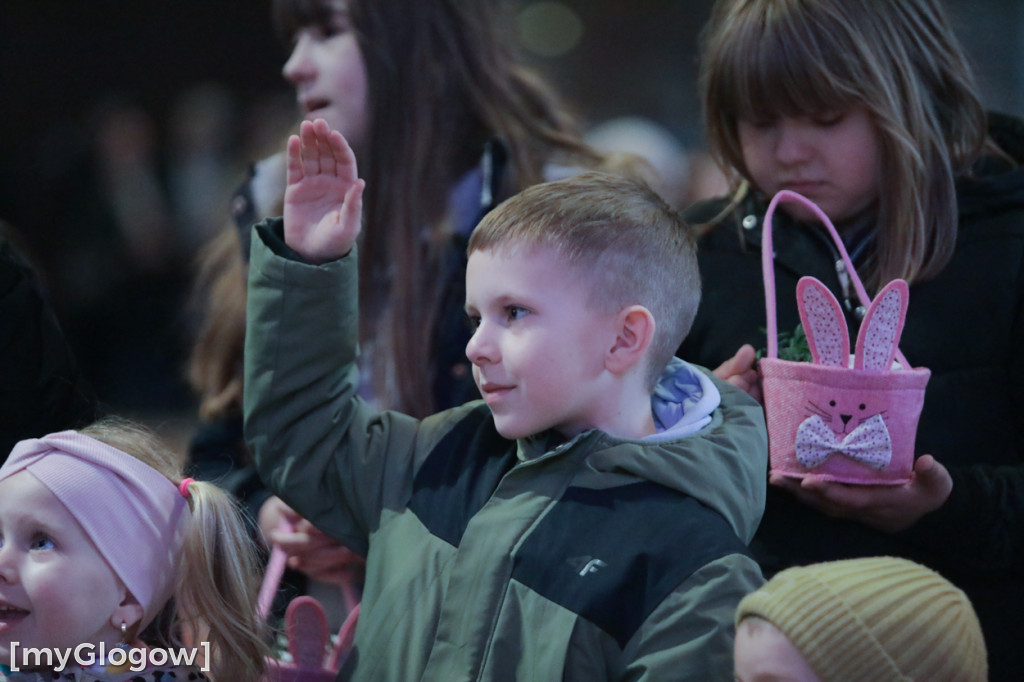 Dużo radości! Całe rodziny w kolegiacie