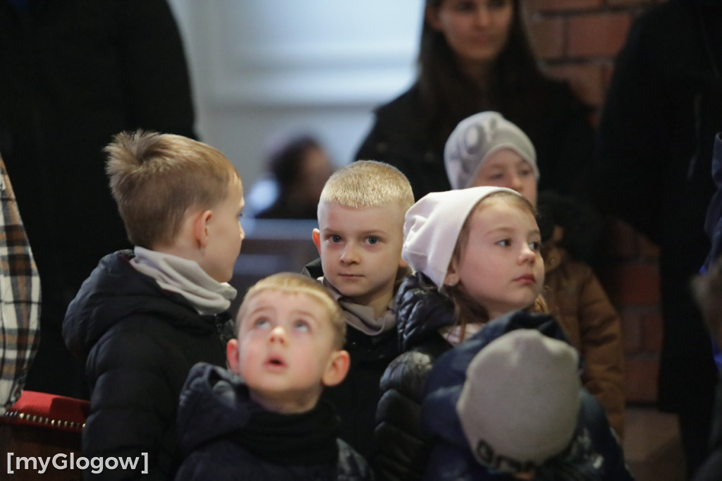 Dużo radości! Całe rodziny w kolegiacie