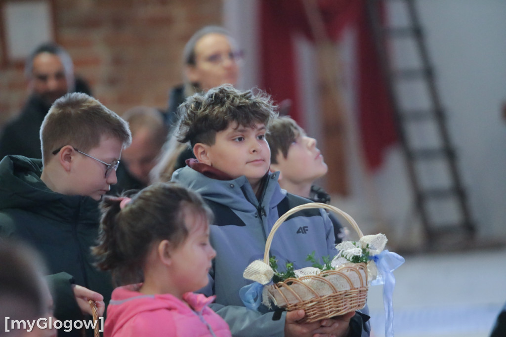 Dużo radości! Całe rodziny w kolegiacie