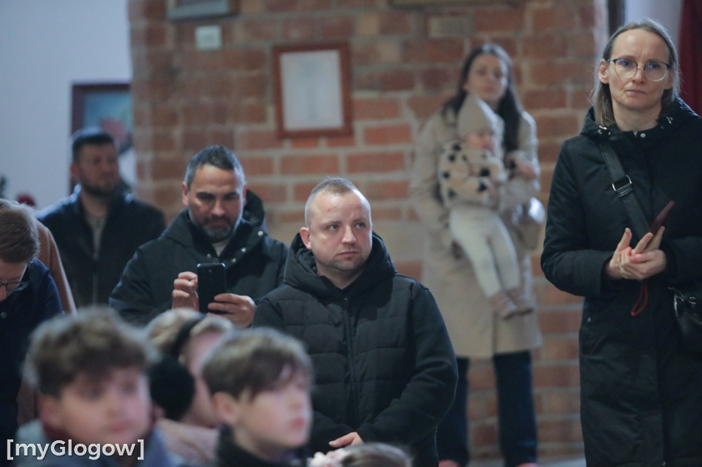 Dużo radości! Całe rodziny w kolegiacie