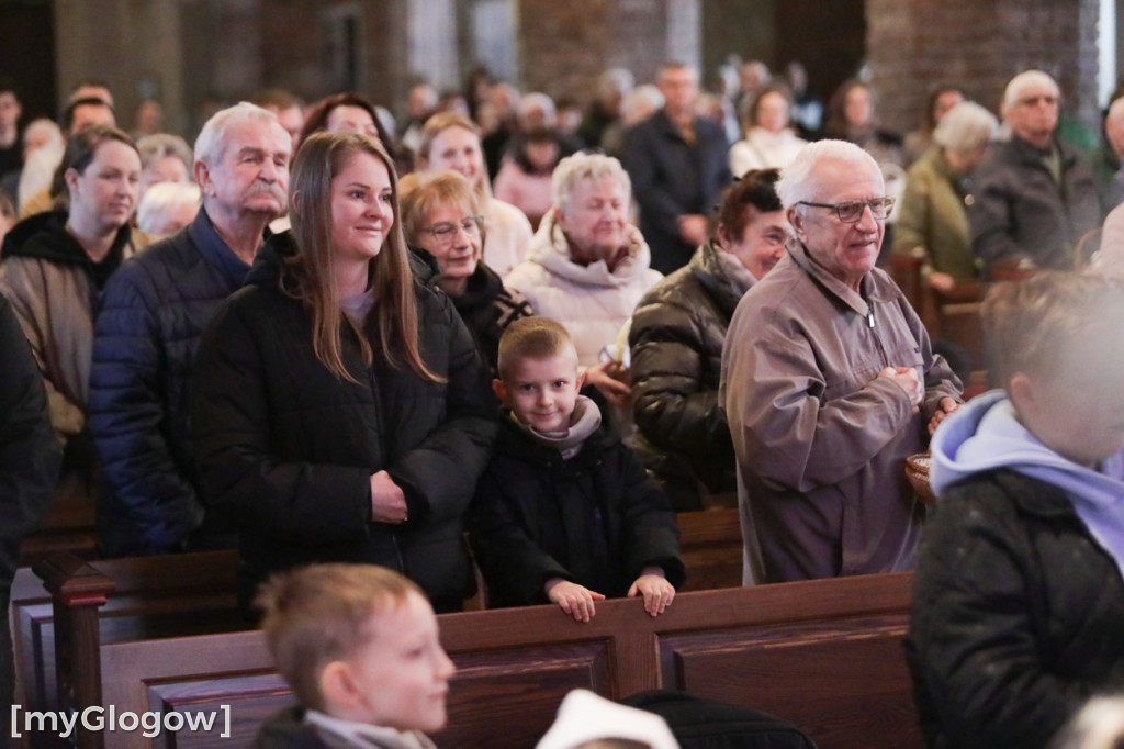 Dużo radości! Całe rodziny w kolegiacie