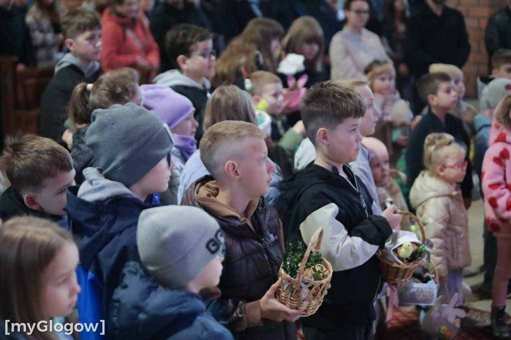 Dużo radości! Całe rodziny w kolegiacie
