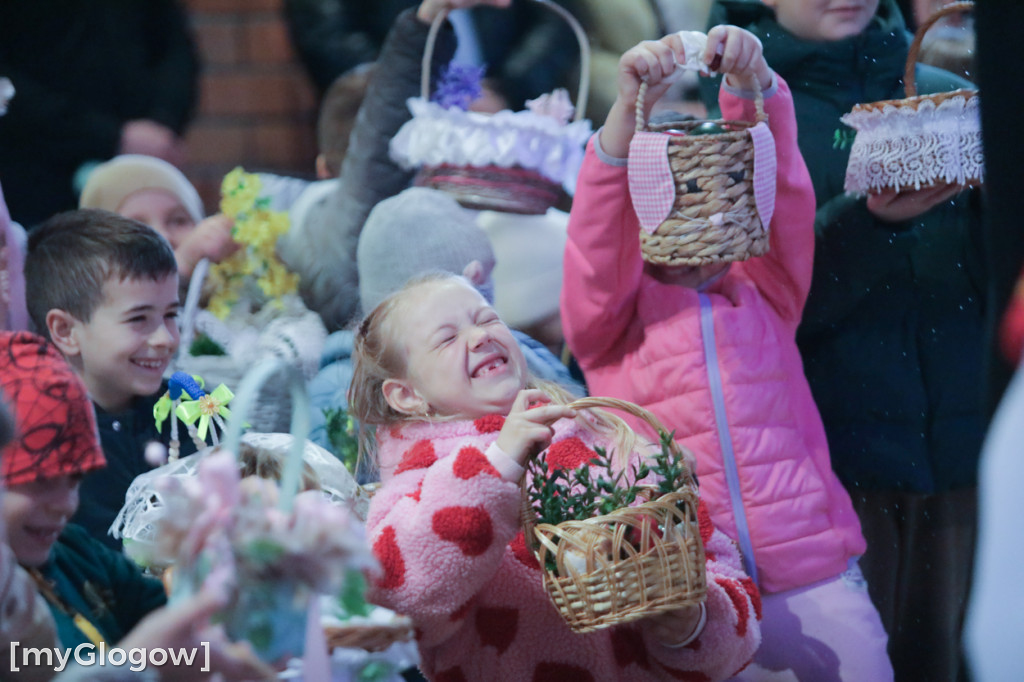 Dużo radości! Całe rodziny w kolegiacie