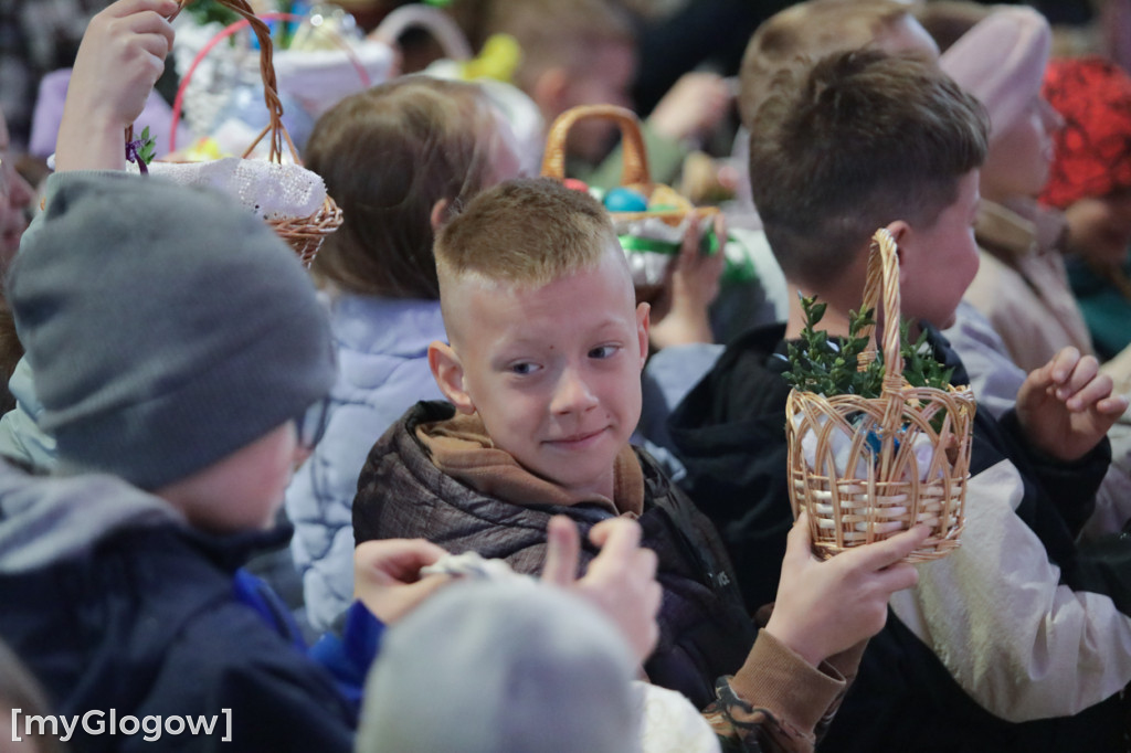 Dużo radości! Całe rodziny w kolegiacie