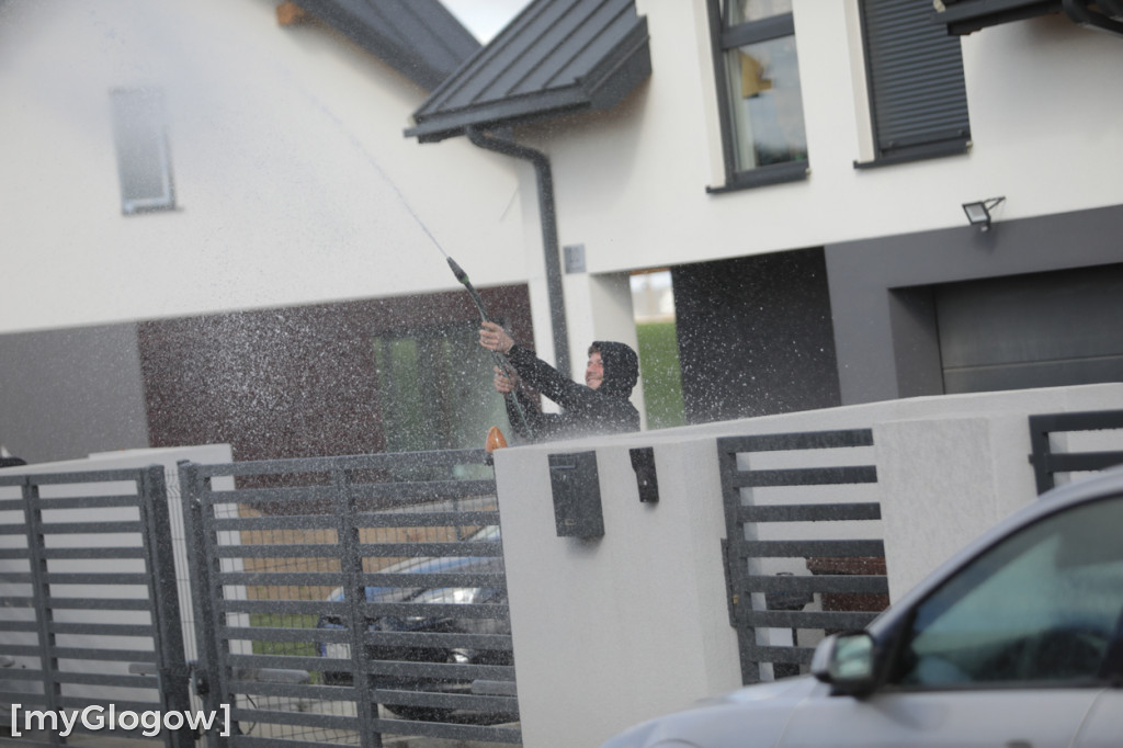 Strażacy ruszyli na mieszkańców w lany poniedziałek