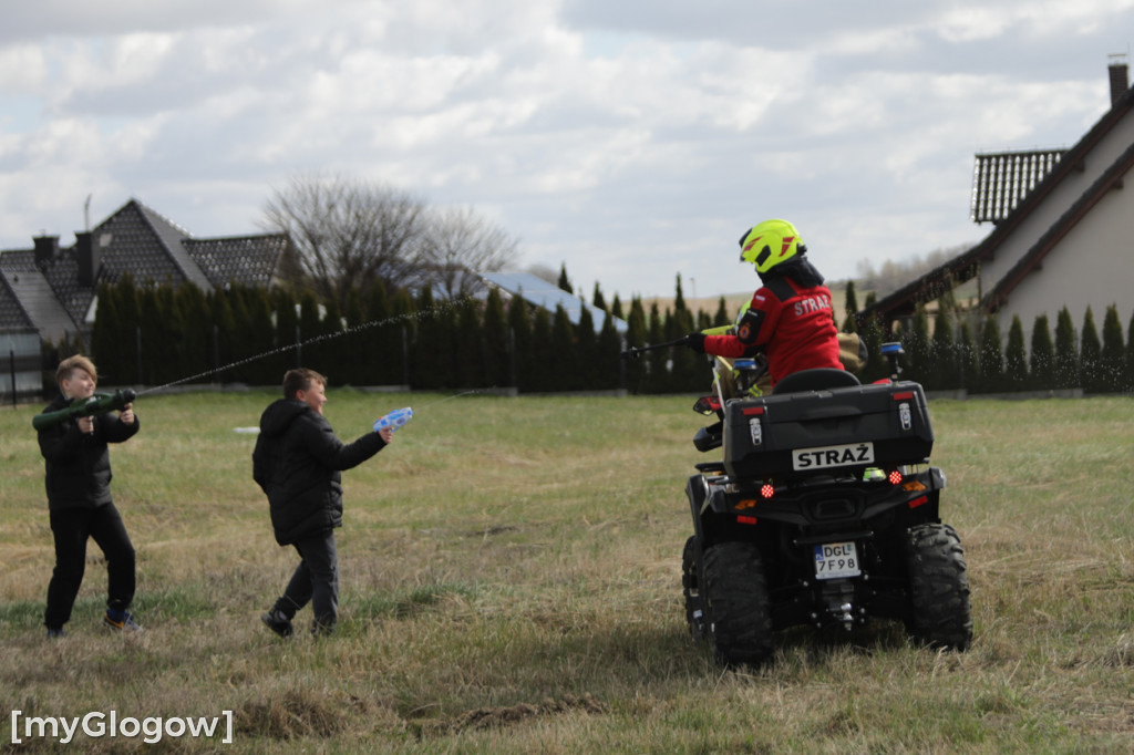 Strażacy ruszyli na mieszkańców w lany poniedziałek
