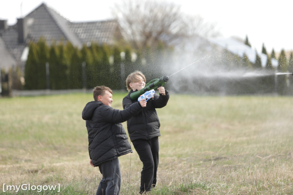 Strażacy ruszyli na mieszkańców w lany poniedziałek