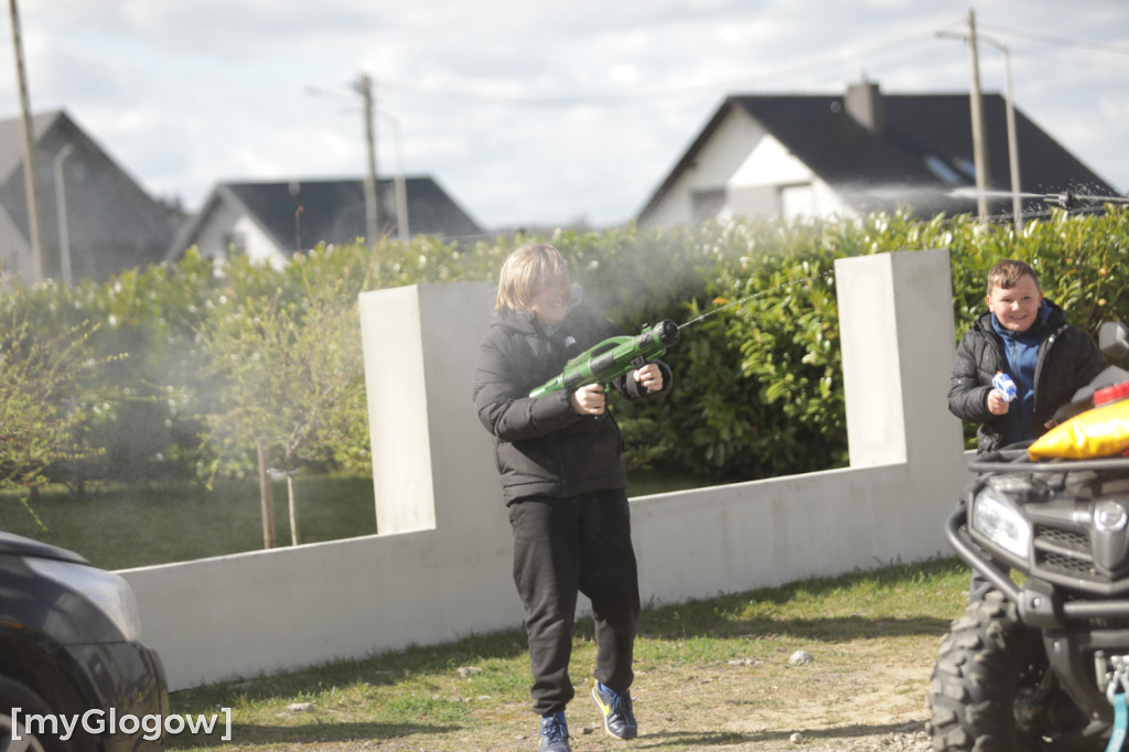 Strażacy ruszyli na mieszkańców w lany poniedziałek