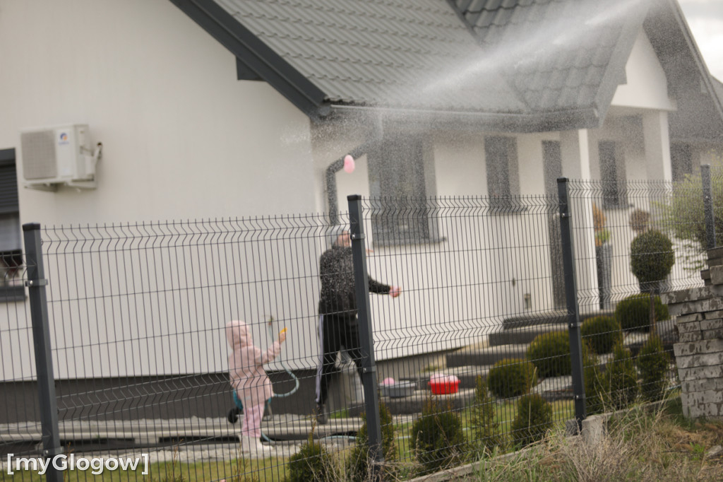 Strażacy ruszyli na mieszkańców w lany poniedziałek