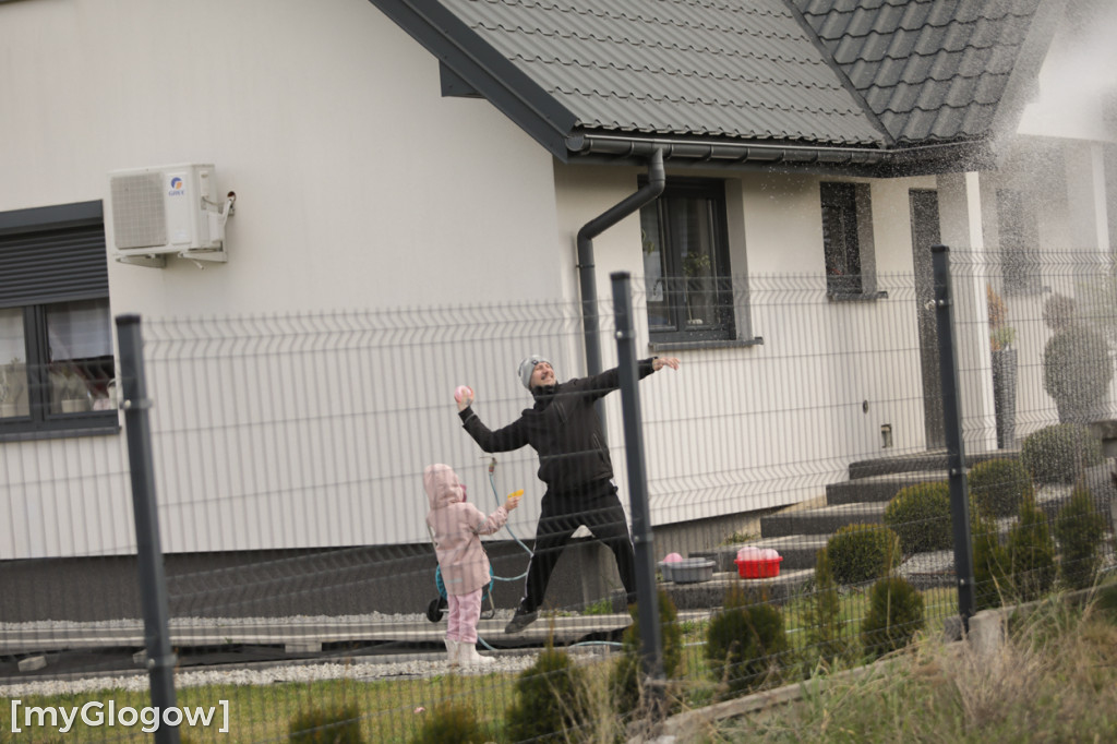 Strażacy ruszyli na mieszkańców w lany poniedziałek