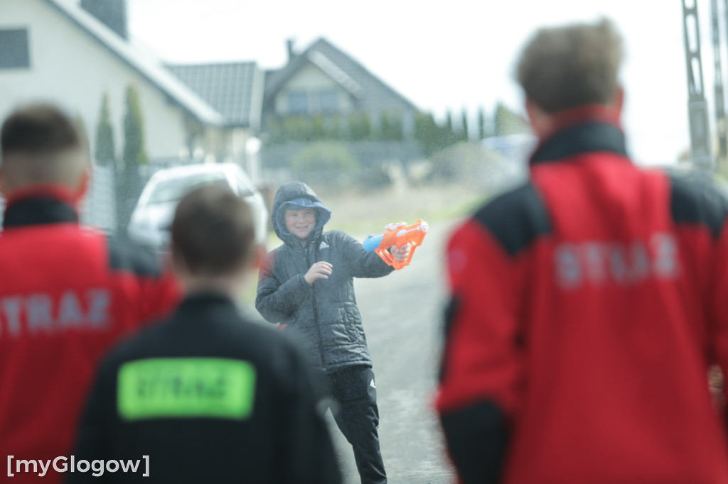 Strażacy ruszyli na mieszkańców w lany poniedziałek