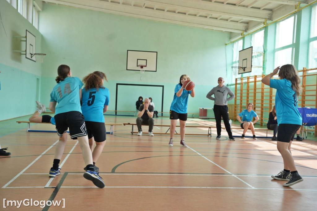 Turniej koszykówki w ZSTiO