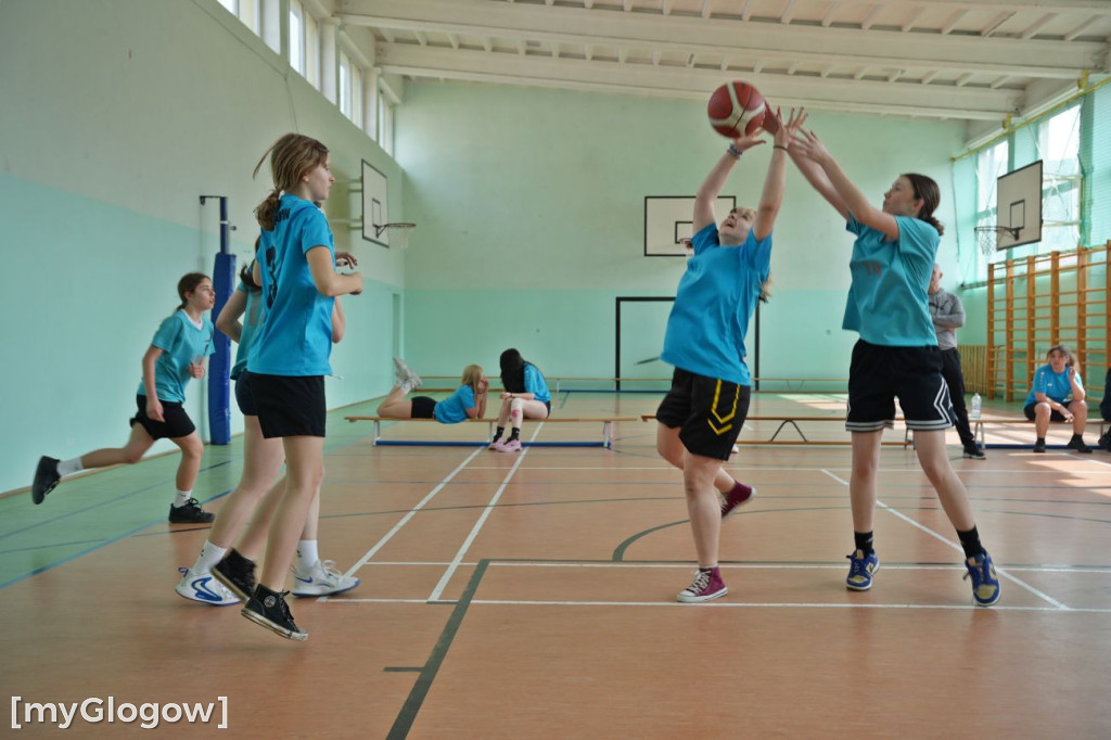 Turniej koszykówki w ZSTiO