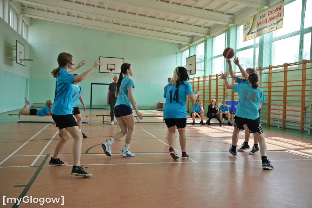 Turniej koszykówki w ZSTiO