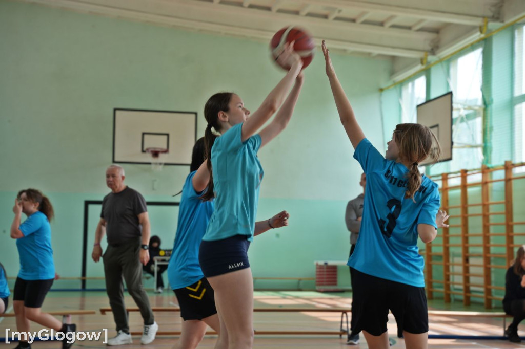 Turniej koszykówki w ZSTiO