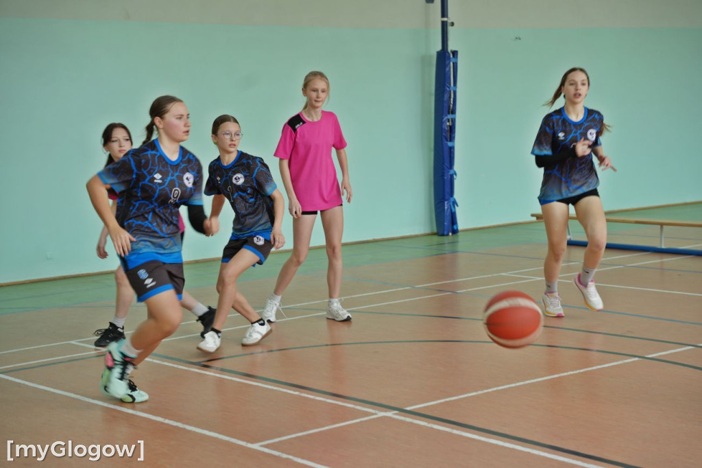 Turniej koszykówki w ZSTiO