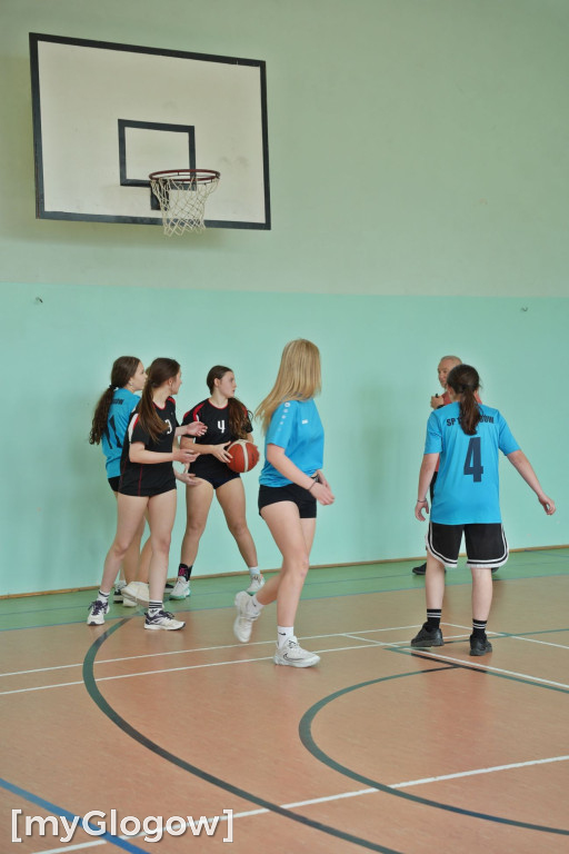 Turniej koszykówki w ZSTiO