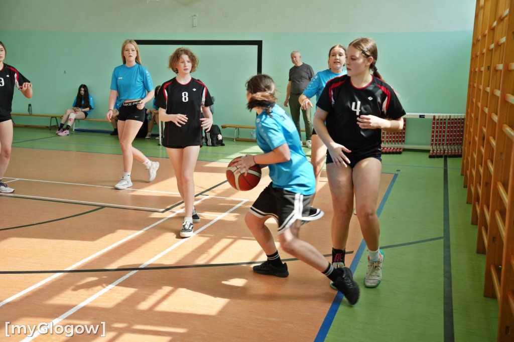 Turniej koszykówki w ZSTiO