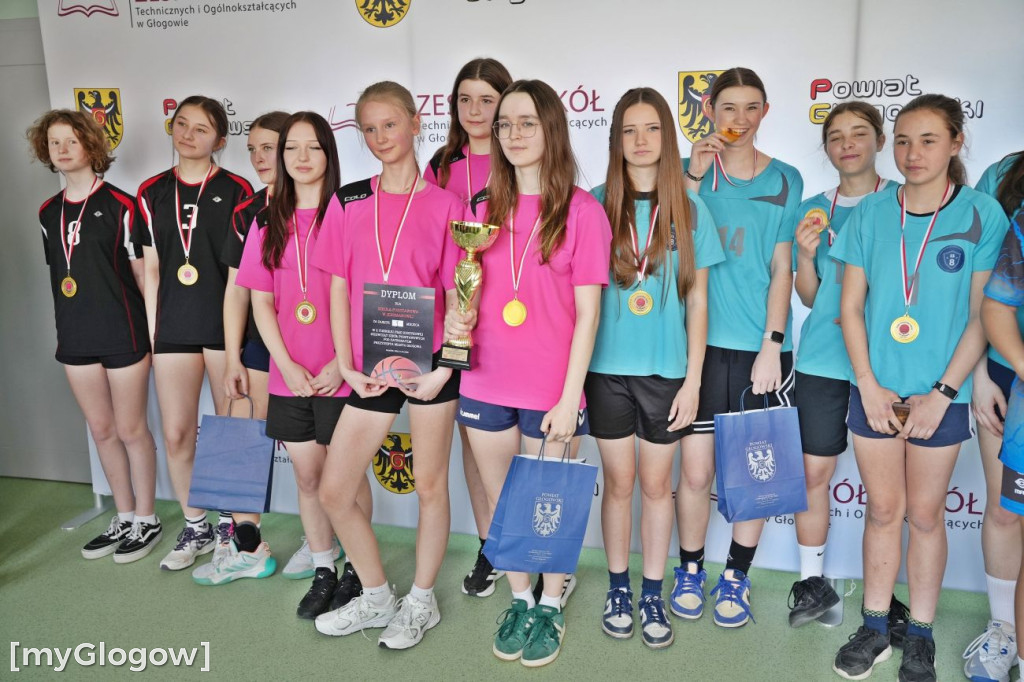 Turniej koszykówki w ZSTiO