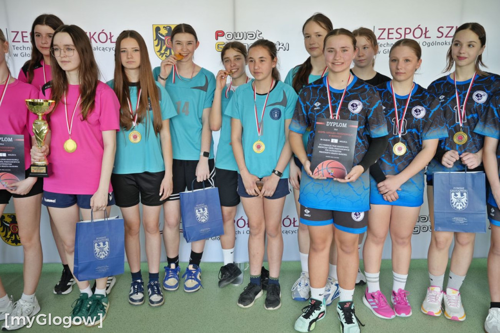 Turniej koszykówki w ZSTiO