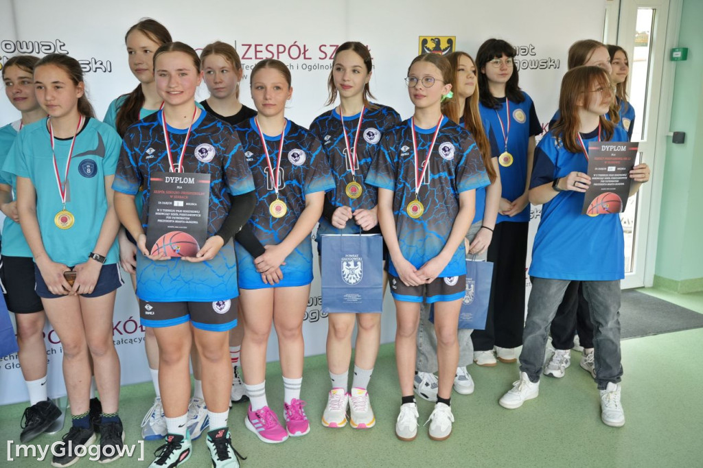 Turniej koszykówki w ZSTiO