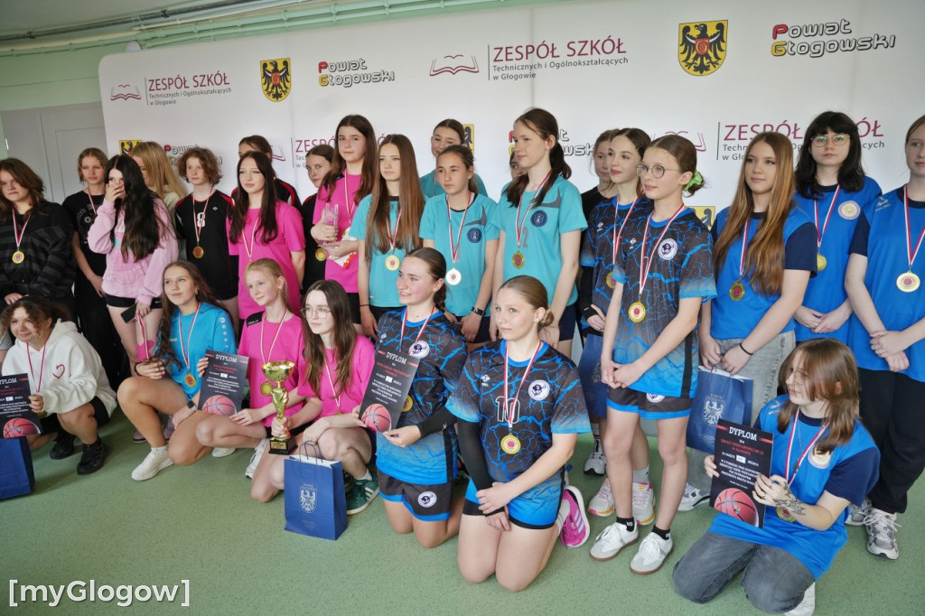 Turniej koszykówki w ZSTiO