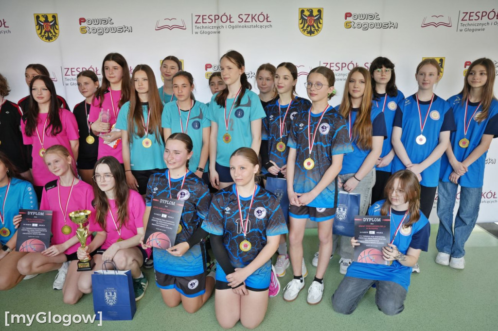 Turniej koszykówki w ZSTiO