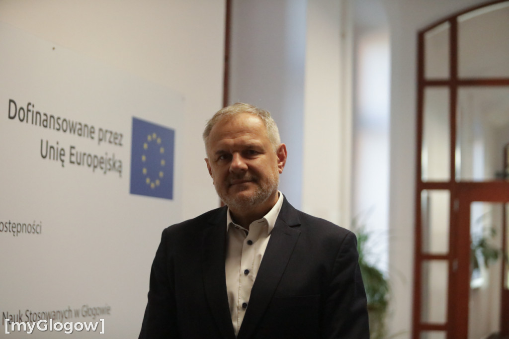 Aż 800 uczniów szturmuje uczelnię w Głogowie