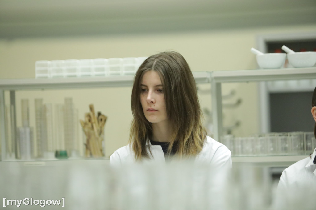 Aż 800 uczniów szturmuje uczelnię w Głogowie