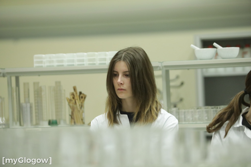 Aż 800 uczniów szturmuje uczelnię w Głogowie