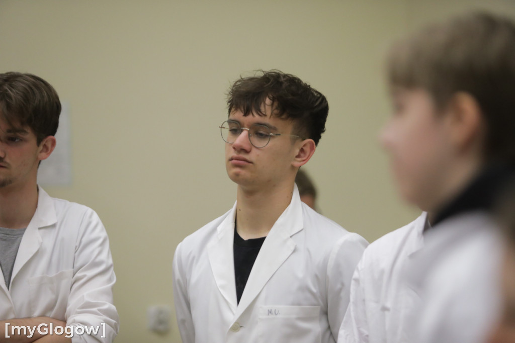 Aż 800 uczniów szturmuje uczelnię w Głogowie