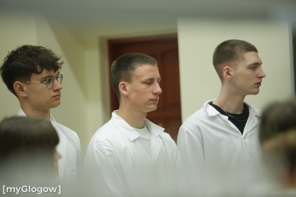 Aż 800 uczniów szturmuje uczelnię w Głogowie