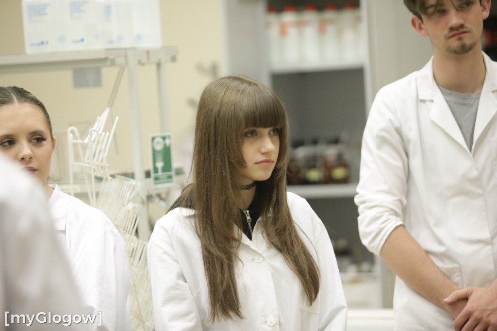 Aż 800 uczniów szturmuje uczelnię w Głogowie