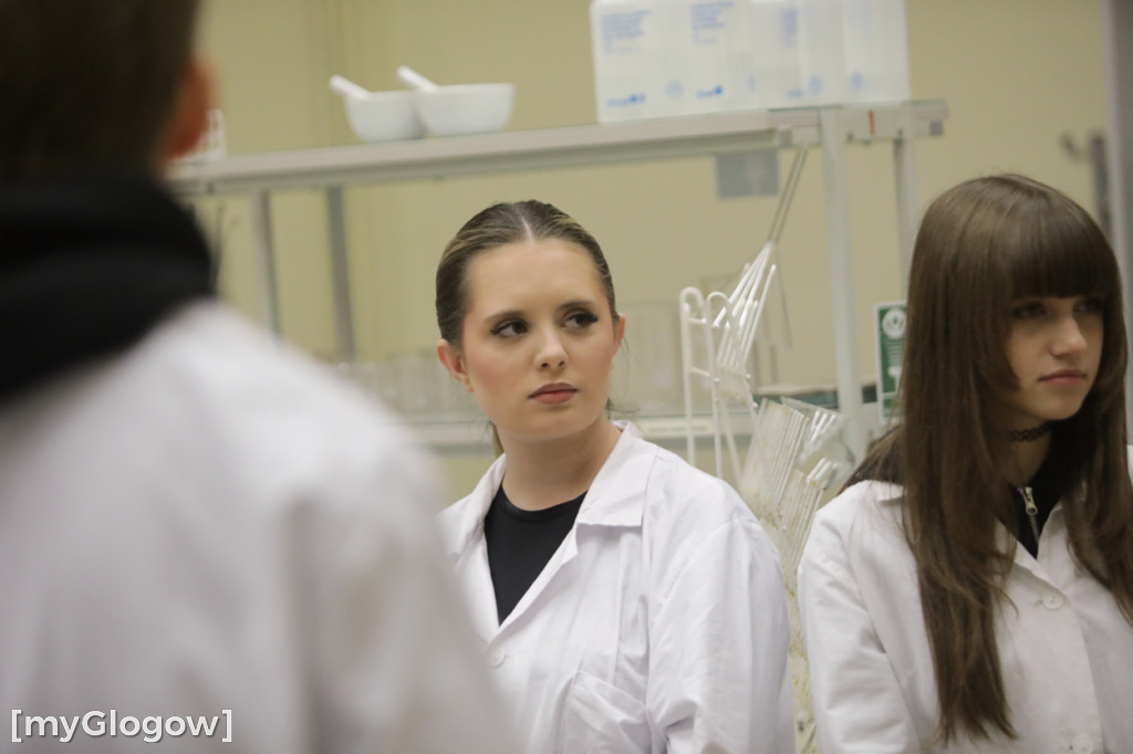 Aż 800 uczniów szturmuje uczelnię w Głogowie