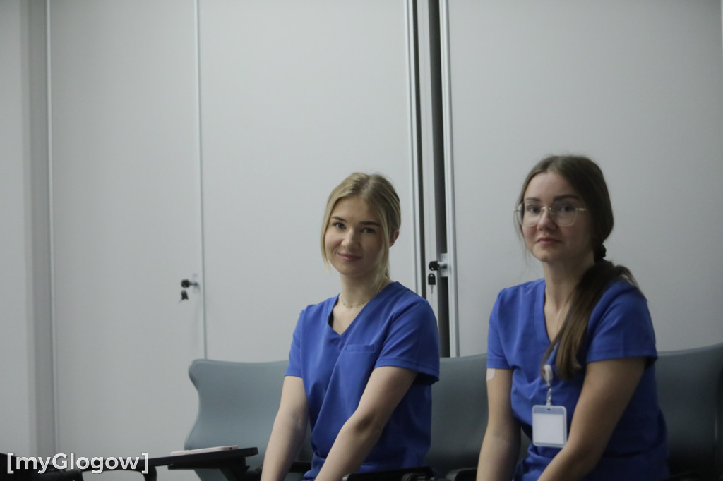 Aż 800 uczniów szturmuje uczelnię w Głogowie