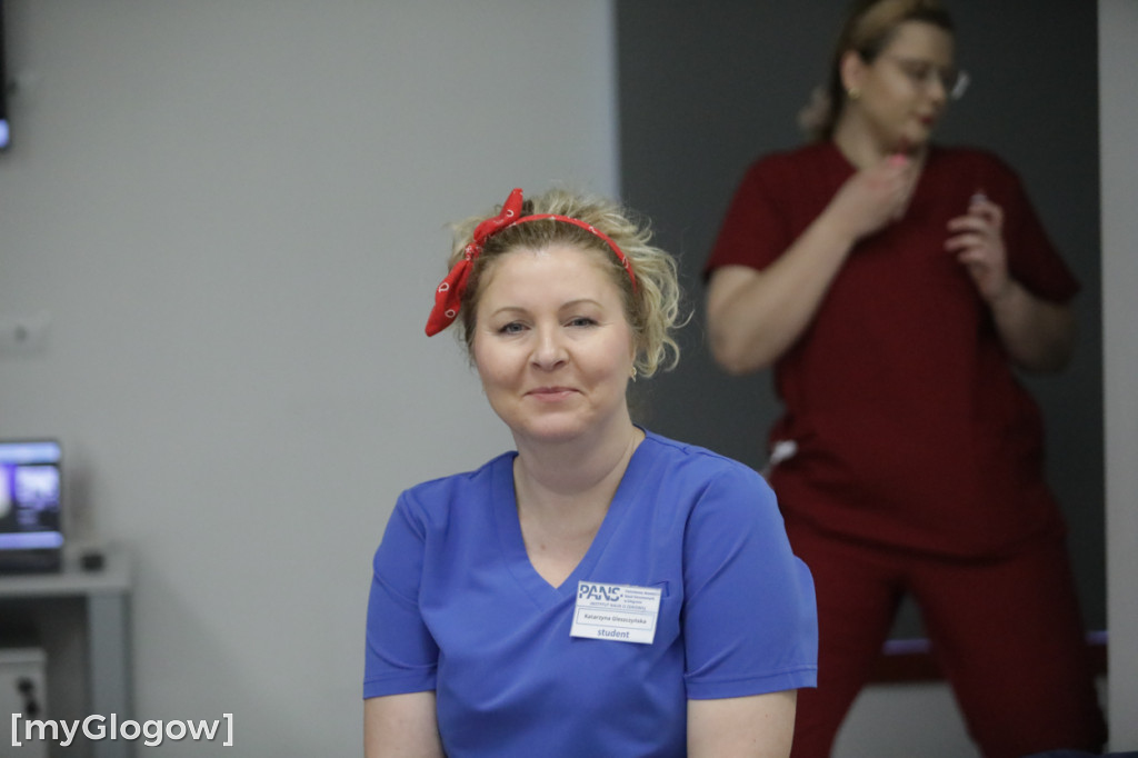 Aż 800 uczniów szturmuje uczelnię w Głogowie