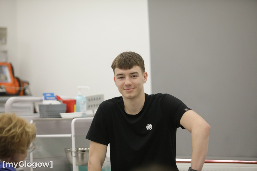 Aż 800 uczniów szturmuje uczelnię w Głogowie