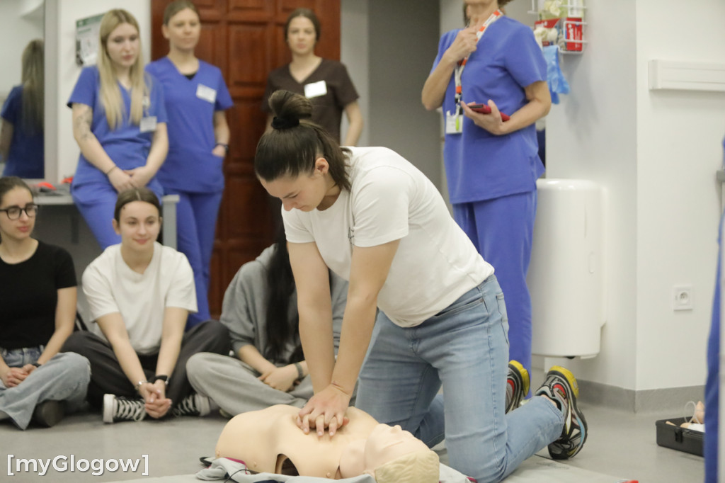 Aż 800 uczniów szturmuje uczelnię w Głogowie