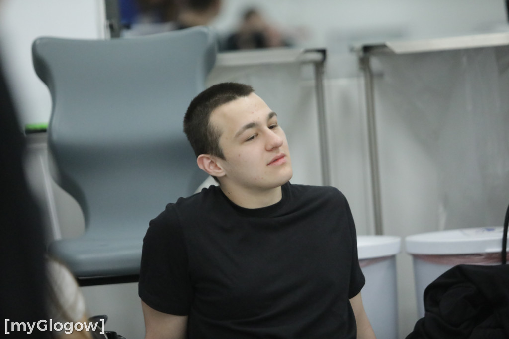 Aż 800 uczniów szturmuje uczelnię w Głogowie