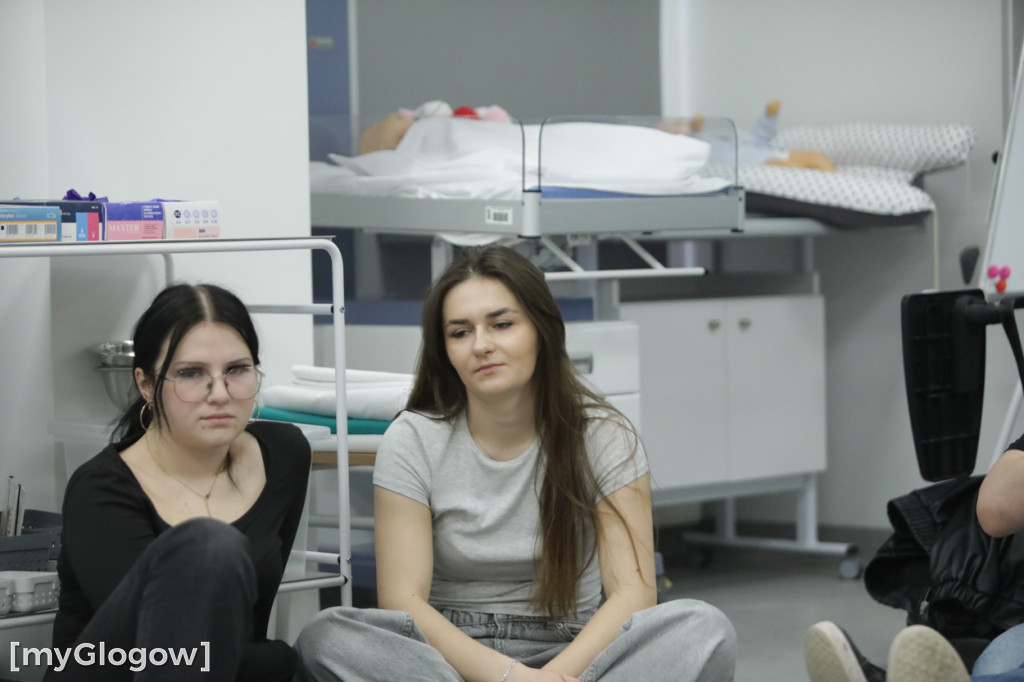 Aż 800 uczniów szturmuje uczelnię w Głogowie