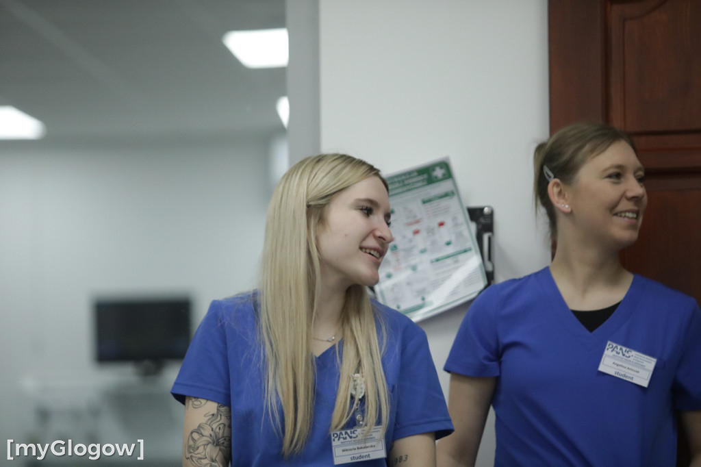 Aż 800 uczniów szturmuje uczelnię w Głogowie