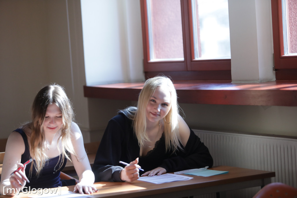 Aż 800 uczniów szturmuje uczelnię w Głogowie