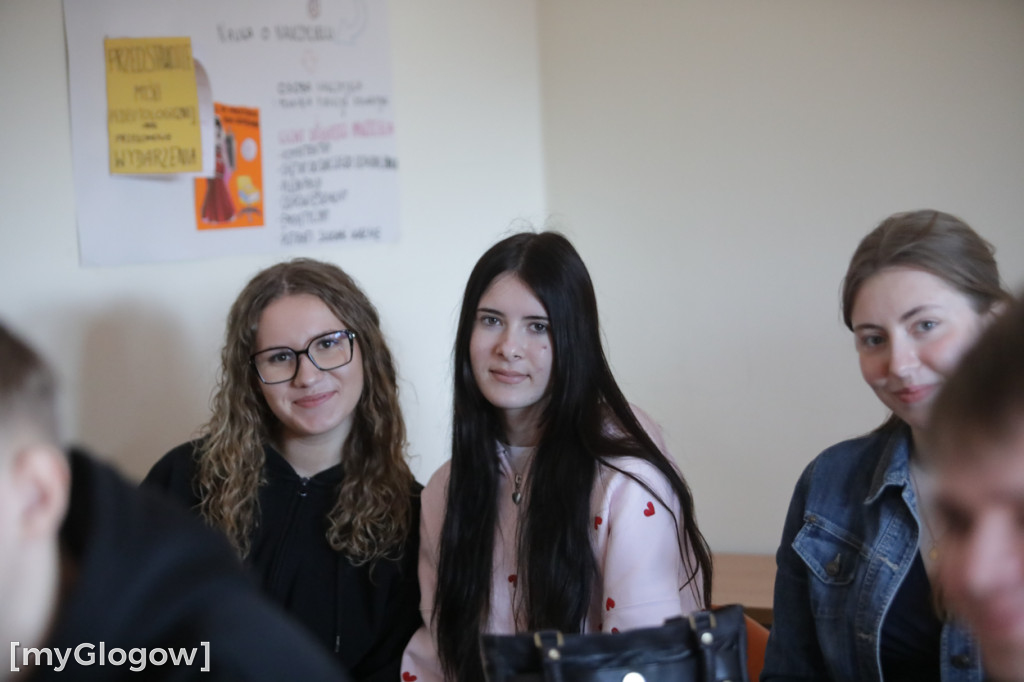 Aż 800 uczniów szturmuje uczelnię w Głogowie