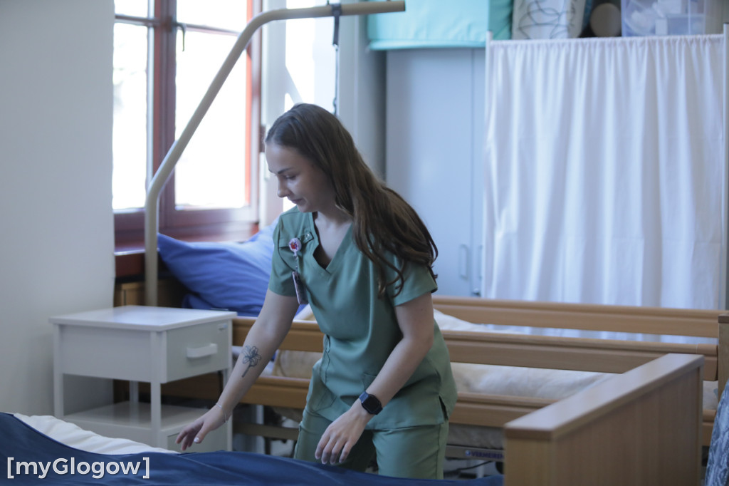 Aż 800 uczniów szturmuje uczelnię w Głogowie