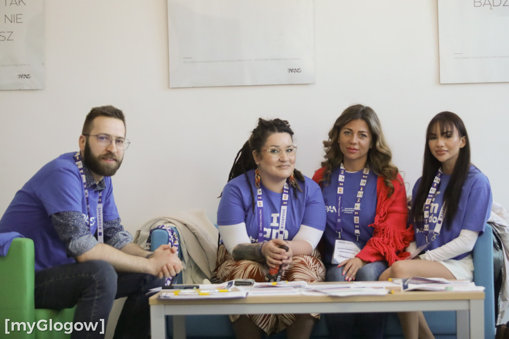 Aż 800 uczniów szturmuje uczelnię w Głogowie